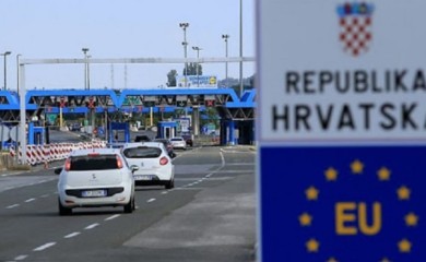 Pravila i propisi za prelazak granice: Evo koliko hrane, mesa, alkohola i novca smijete ponijeti sa sobom