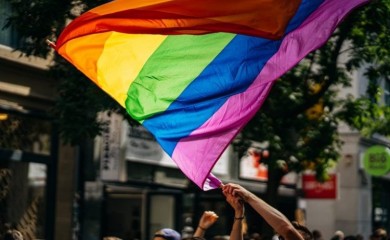 Trojica mladića napala pripadnika LGBT populacije