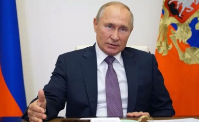 Putin: Internet prepun lažnih vijesti
