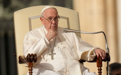 Papa: Ukrajina da učini ustupke da bi okončala rat sa Rusijom