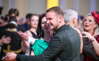 Stanivuković zaplesao na balu u Banskom dvoru: Da nikada ne zaboravimo svetosavski put (FOTO)