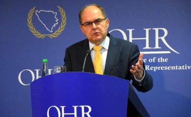 Šmit "preduzima mjere" u vezi Izbornog zakona BiH