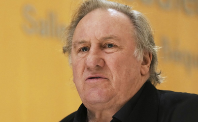 Žerar Depardje iznio sramnu odbranu: "Istina je, zgrabio sam je"