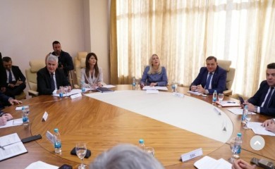 Kojović tvrdi da koalicija Trojke, HDZ i SNSD više ne postoji, najavljuje nove sankcije za ljude oko Dodika