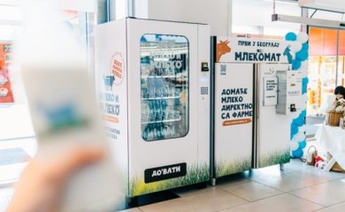 Kravlje i kozje za 200 dinara: Evo kako izgleda mlijeko iz “mlekomata” (VIDEO)