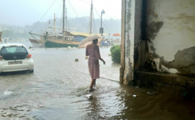 DUBROVNIK: Voda počela ulaziti u kuće