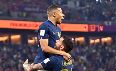 Mbape i Francuska zaustavili rastrčanu Dansku