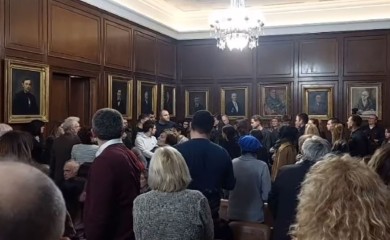 Prekinuta Svetosavska akademija u Matici srpskoj, oglasili se i studenti (VIDEO)