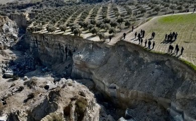 Pukotina od 300 kilometara podijelila sela i gradove