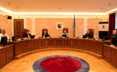 Oglasili se iz Ustavnog suda BiH: Osuđujemo odluku NSRS – Knežević na bolovanju
