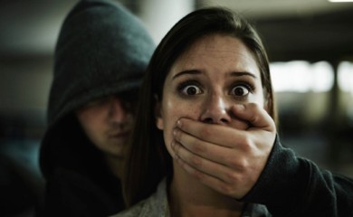 Evo kako se djevojka spasila od manijaka na Brankovom mostu (FOTO)