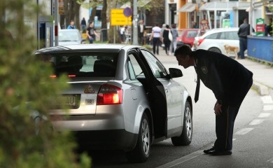 AMS RS upozorio na pojačanu frekvenciju vozila, na nekim graničnim prelazima već gužve
