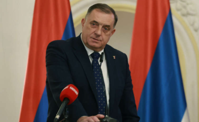 „TU SAM, OPET“ Dodik se usred noći oglasio na Iksu