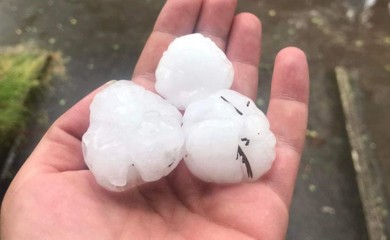 Grad veličine oraha u Sloveniji, nevrijeme ide prema Hrvatskoj