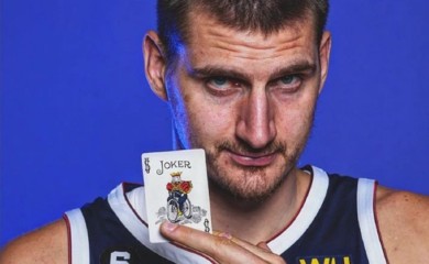 Za jednu Jokićevu platu, prosječan čovjek treba da radi više od 400 godina