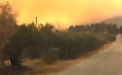 Požar u Grčkoj doveo do eksplozija u skladištu municije (VIDEO)