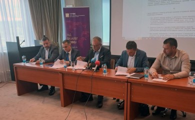Poslodavci i sindikalci potpisali sporazum: Predstavili 11 mjera “Za budućnost Srpske”