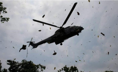 Pet osoba poginulo u padu helikoptera