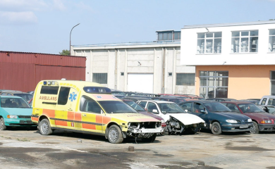 Puna skladišta vozila čekaju na uništavanje