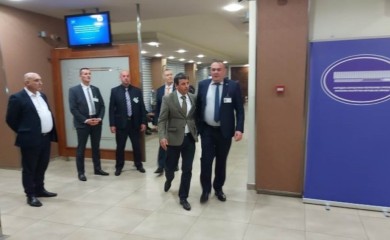 Stevandić izbacio Vukanovića, sjednica parlamenta RS bila prekinuta