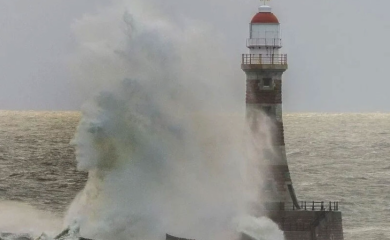 Britanac fotografisao "lice" u valu