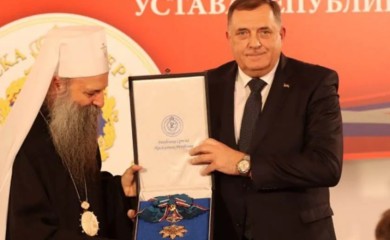 Dodik uručio odlikovanja patrijarhu Porfiriju i endokrinologu Svetlani Vujović