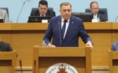Dodik dao rok od sedam dana da se poništi Šmitov zakon i najavio reakcije