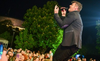 Boris Režak i “One tri” raspjevali Banjalučane