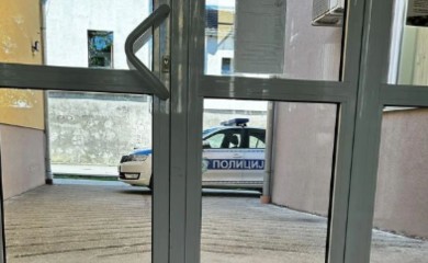 Muškarac naoružan nožem upao u ambulantu, pacijenti pobjegli