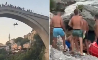 Policija nakon incidenta na Starom mostu: Tražimo napadače na turistu