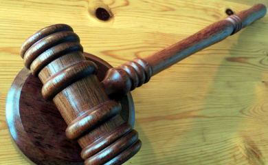 PRIJEDOR: Podignuta optužnica protiv muškarca zbog povrede tri lica automobilom