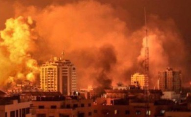 Najžešći napad: Izrael sinoć bombardovao Pojas Gaze, učestvovalo 100 aviona (VIDEO)