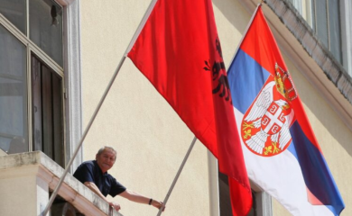 Zastave Albanije na zgradama opština Bujanovac i Preševo