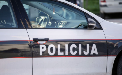 Učenik nožem napao drugog učenika, direktorica škole prijavila policiji