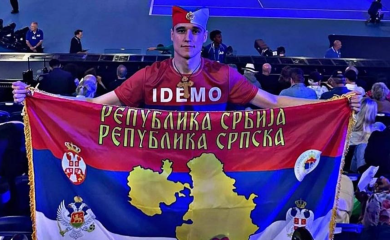 MELBRUN: Šajkača na glavi i zastava Srpske i Srbije