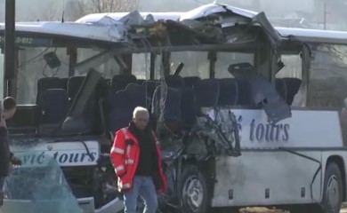 Doktor o povrijeđenima u sudarima kod Umke i na Novom Beogradu: “Ljudi bukvalno letjeli kroz autobus, to su teške povrede”