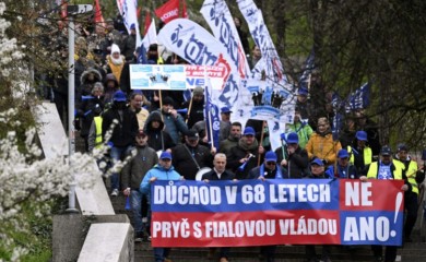 Hiljade u Pragu protestovale protiv penzijske reforme i granice od 68 godina