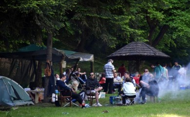 Gdje za Prvi maj? Gril žurke u kafanama sve popularnije