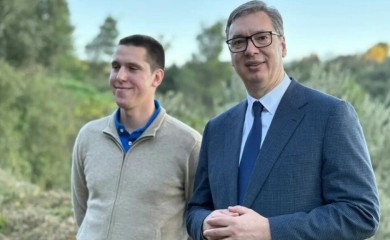 Uperili su puške i pitali za ime oca: Vučić se oglasio o maltretiranju Danila na KiM