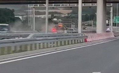 Vozio u suprotnom smjeru kod Beograda, pa se zakucao u drugo vozilo (VIDEO)