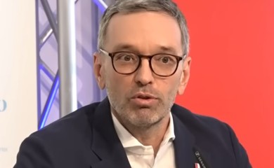 Ko je Herbert Kikl, političar koji želi preuzeti vlast u Austriji