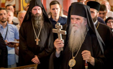 Služenje liturgije i pomena blaženopočivšem mitropolitu Amfilofiju