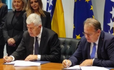 HDZ i “osmorka” potpisali sporazum! Čović: Neka nam je sa srećom