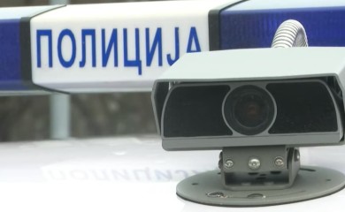 Automobil sletio s puta i zapalio se, poginuo vozač