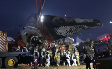 Vlasti vjeruju da su svi putnici poginuli u padu aviona