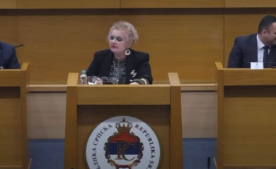 Šou u parlamentu! Obrenka Slijepčević: Kad rikne krava u Hercegovini, meni telefon zvoni VIDEO
