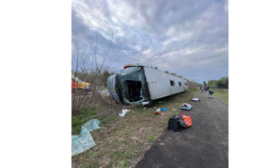 Autobus iz Srbije prevrnuo se u Mađarskoj: Vatrosci izvlačili putnike, povrijeđena i djeca