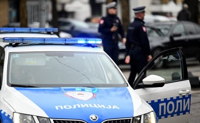 Banjalučani osumnjičeni za krađu novca iz kafića i proizvoda iz trgovine