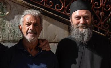 Arhimandrit otkrio kako je Mel Gibson prevodio dane u Hilandaru