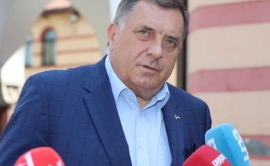 Dodik: Crnadak pored toga što laže, sad i izmišlja da bi lagao